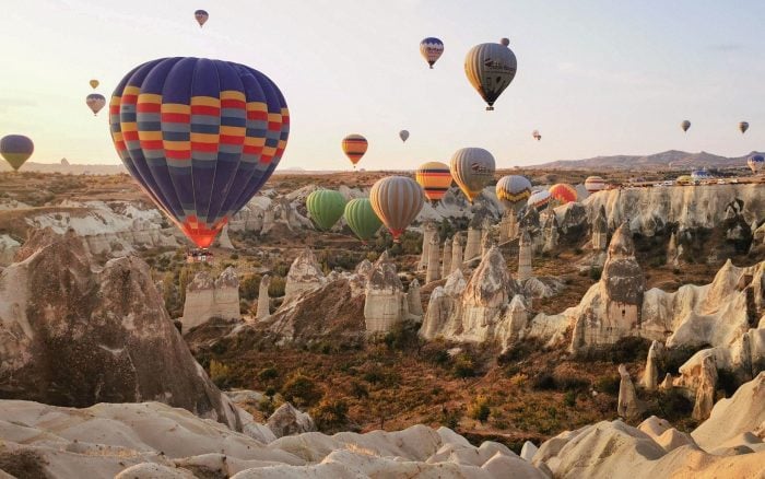 Valley balloons cappadocia fairy chimneys