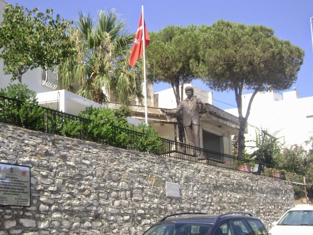 Bodrum Zeki Muren Museum