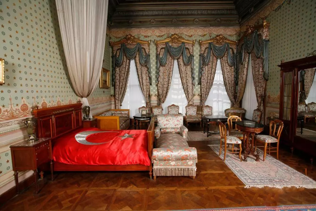 Dolmabahce Palace / Ataturk's Bedroom