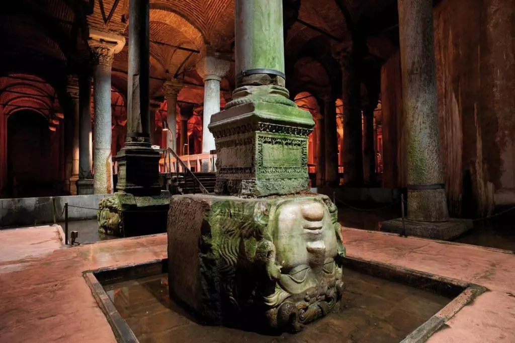 Medusa's Head / Basilica Cistern