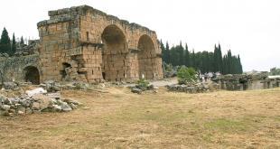 Basilica / Hierapolis Ancient City