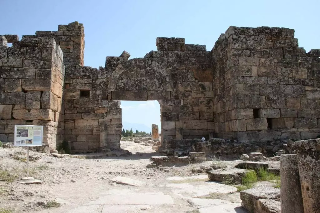 Southern Byzantine Gate / Hierapolis