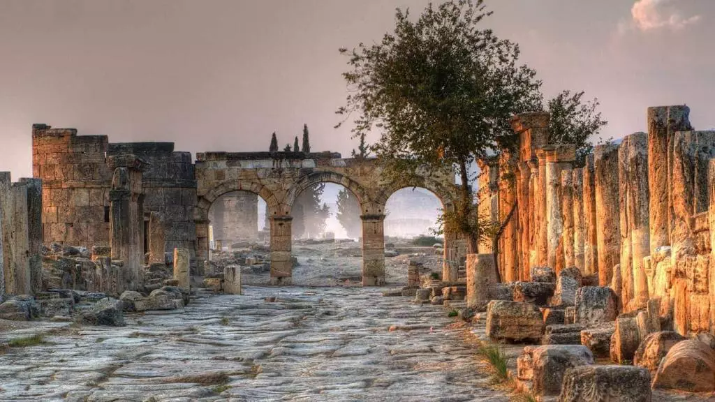 Frontinius Gate / Pamukkale