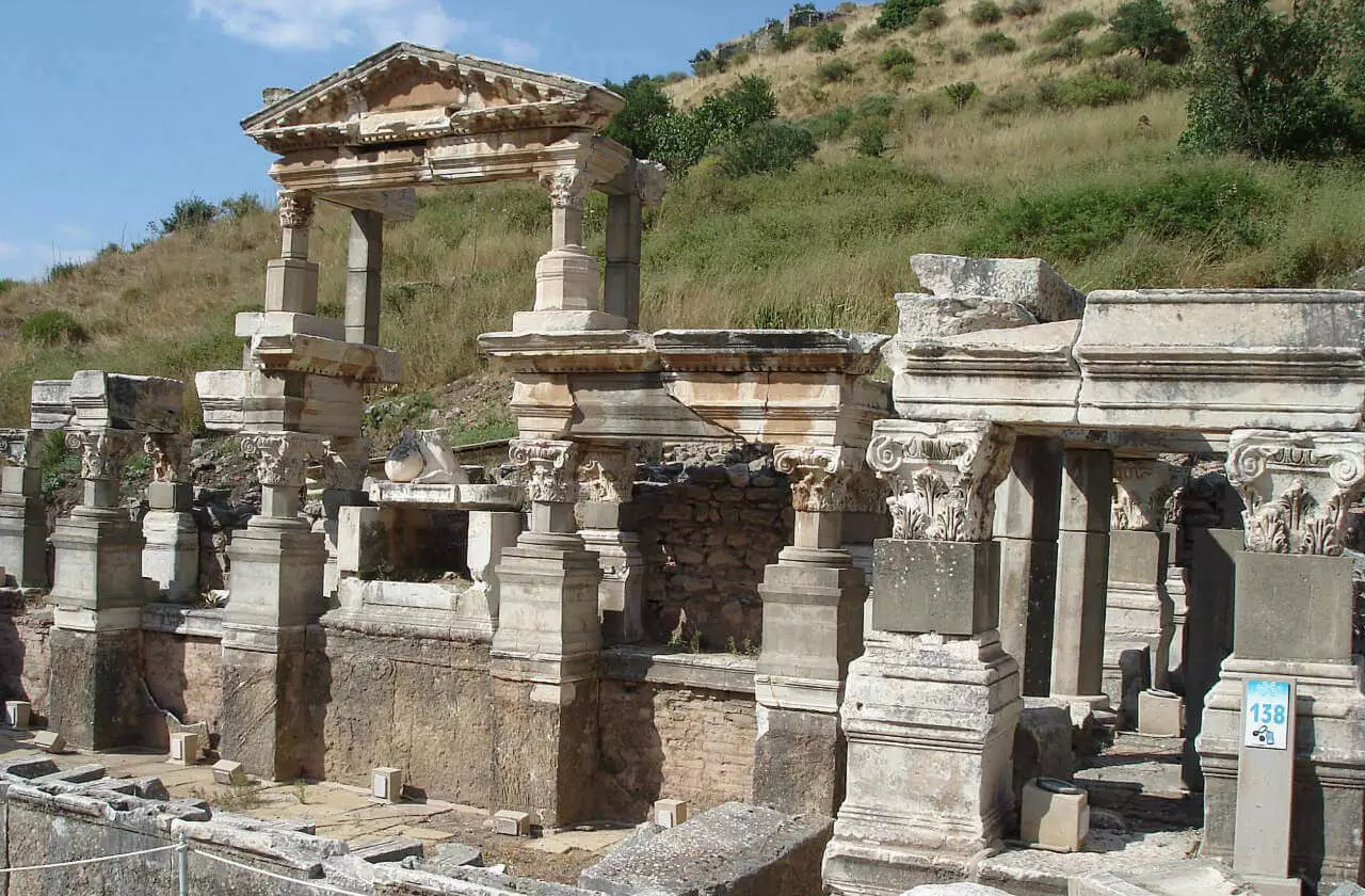 Roman Baths / Ephesus Ancient City