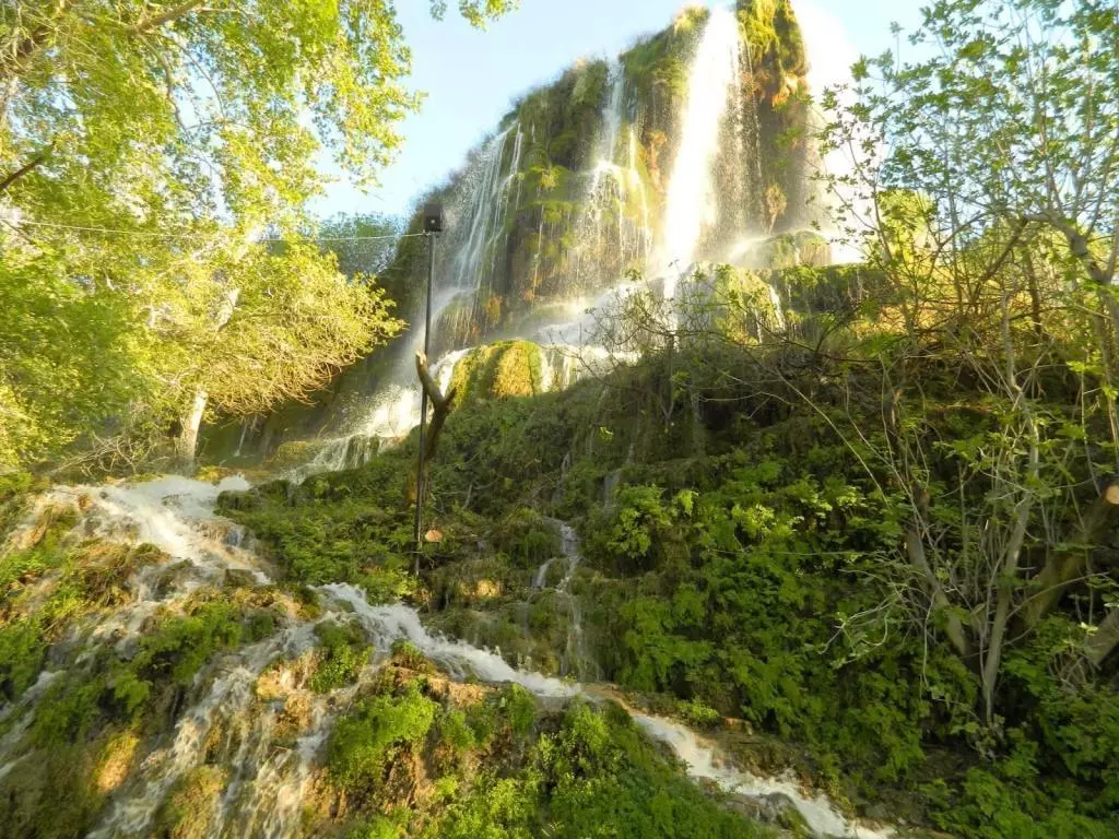 Yesildere Waterfall / Pamukkale