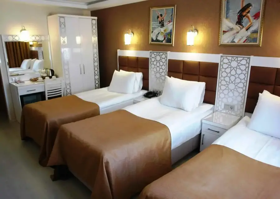 River Hotel