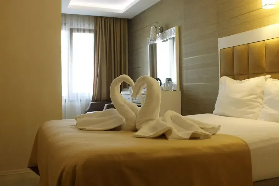 River Hotel
