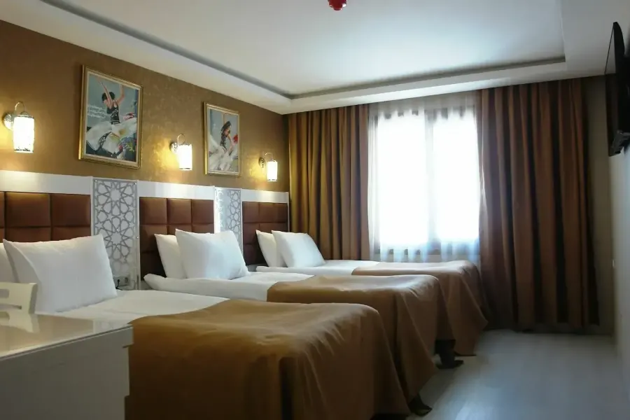 River Hotel