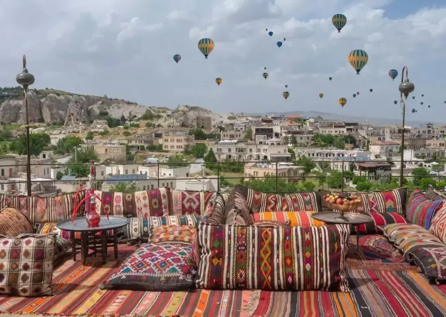 Hera Cave Suites