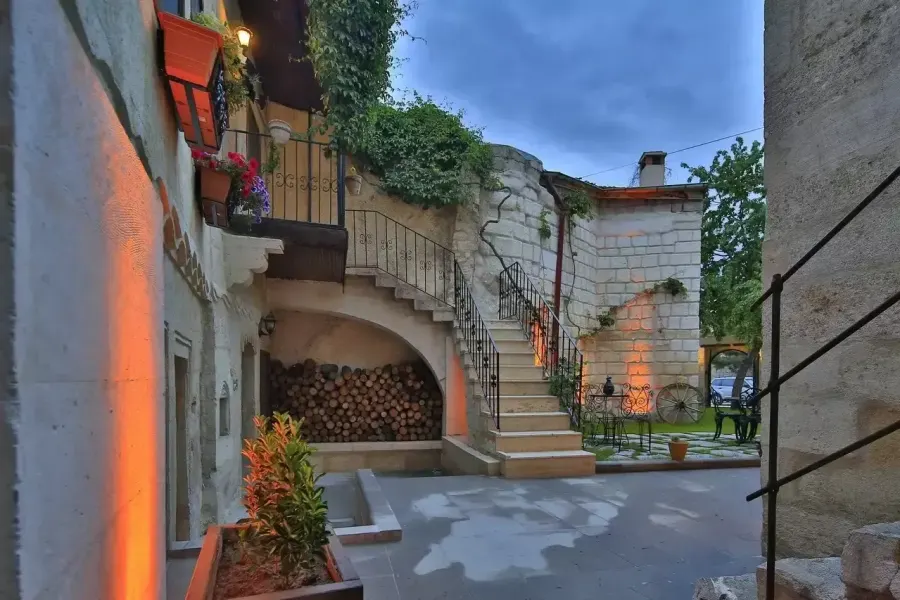 Heaven Cave Hotel