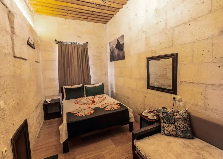 Tafana Cave & Stone Lodge Hotel
