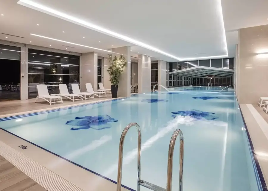 Charisma De Luxe Hotel