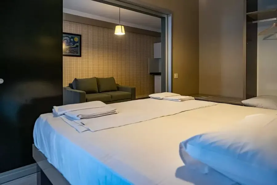 Crowded House Hotel