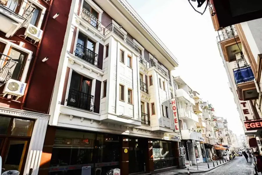 Grand Anzac Hotel