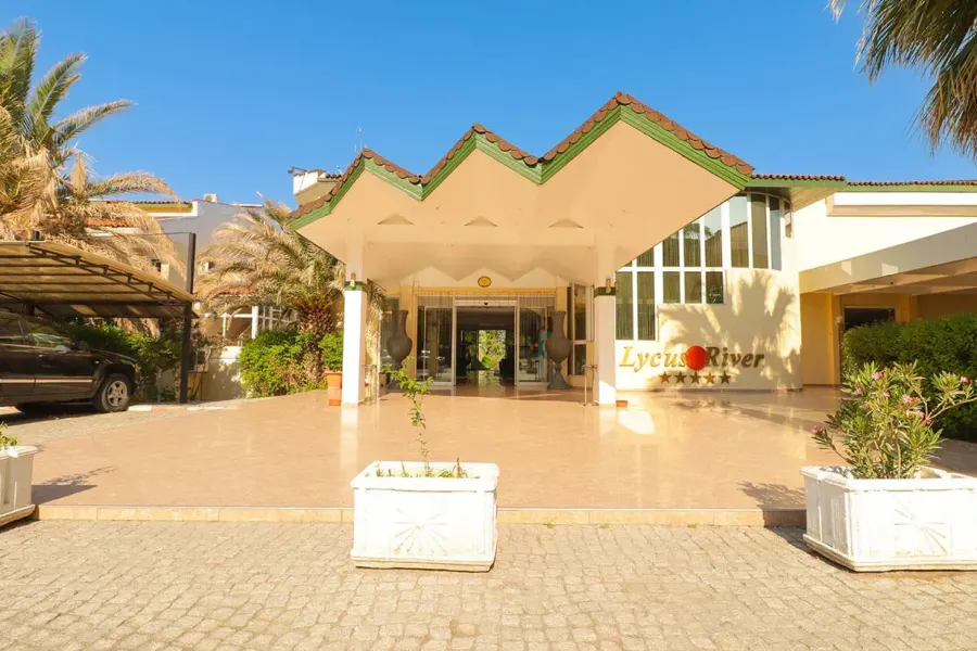 Lycus River Thermal Hotel
