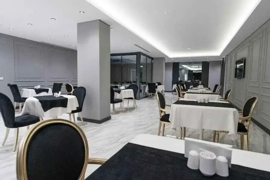 Golden Pars Hotel