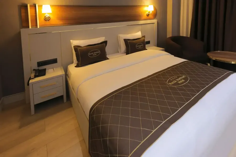 Rocci̇a Downtown Hotel