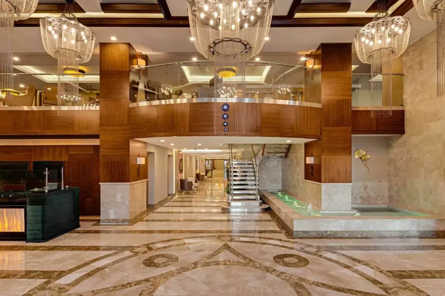 DoubleTree by Hilton Hotel Van