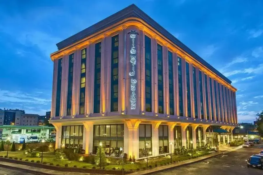 Elite World Van