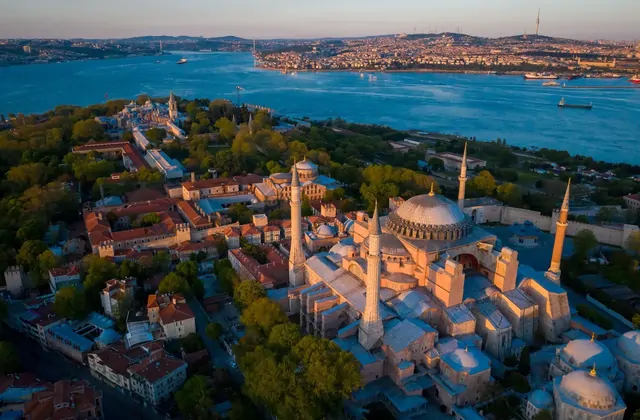 Panorama aereo del complesso della Moschea Blu a Istanbul