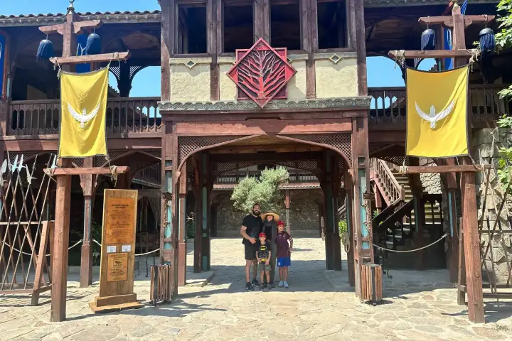 Ingresso principale del set dell'Ertugrul Day Tour in Turchia